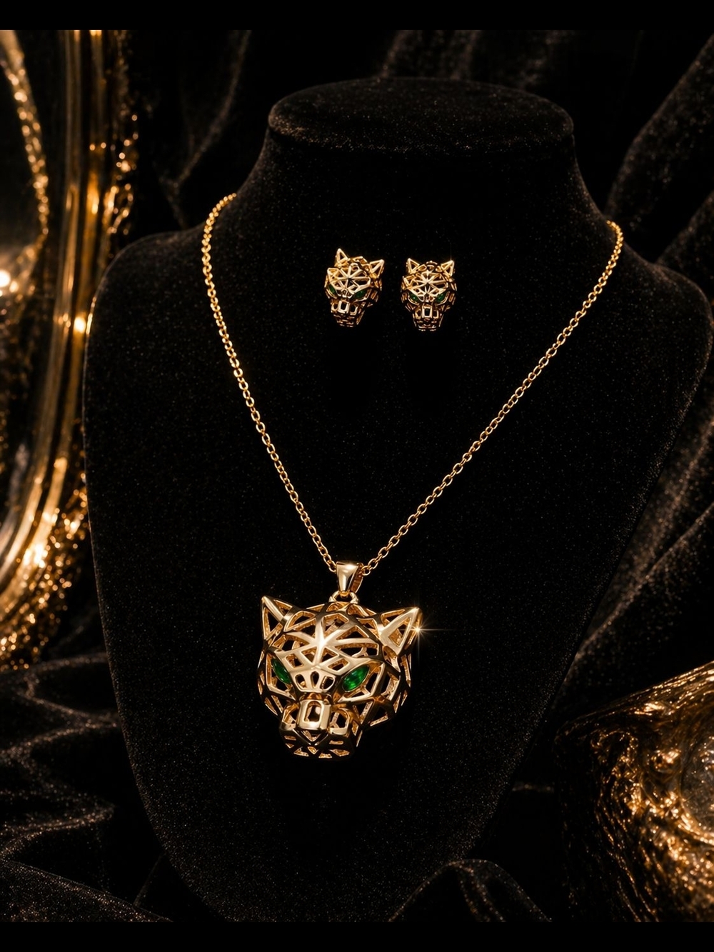 Ultra Luxury High end Gold Panther Head Pendant Necklace with Green Eye Accents